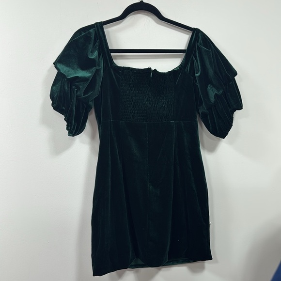 Green velvet dress size large - Picture 3 of 3